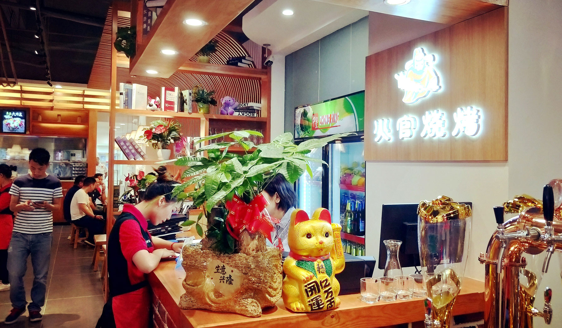 恭城深圳餐饮设计公司在餐饮空间设计上都有哪些步骤？