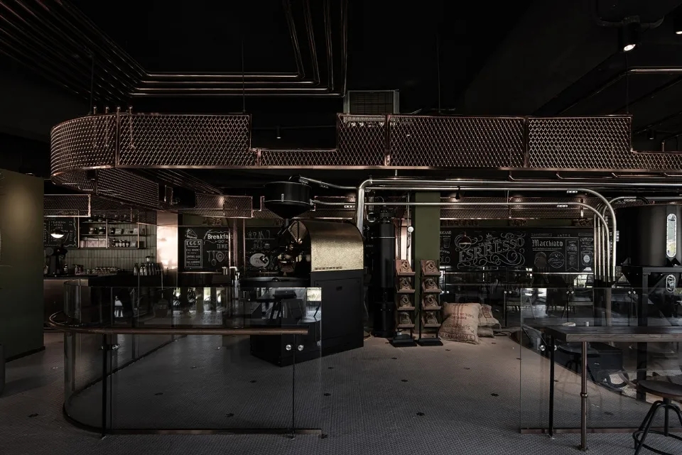 恭城硬核的金属质感，让这个杭州餐饮空间设计绝了