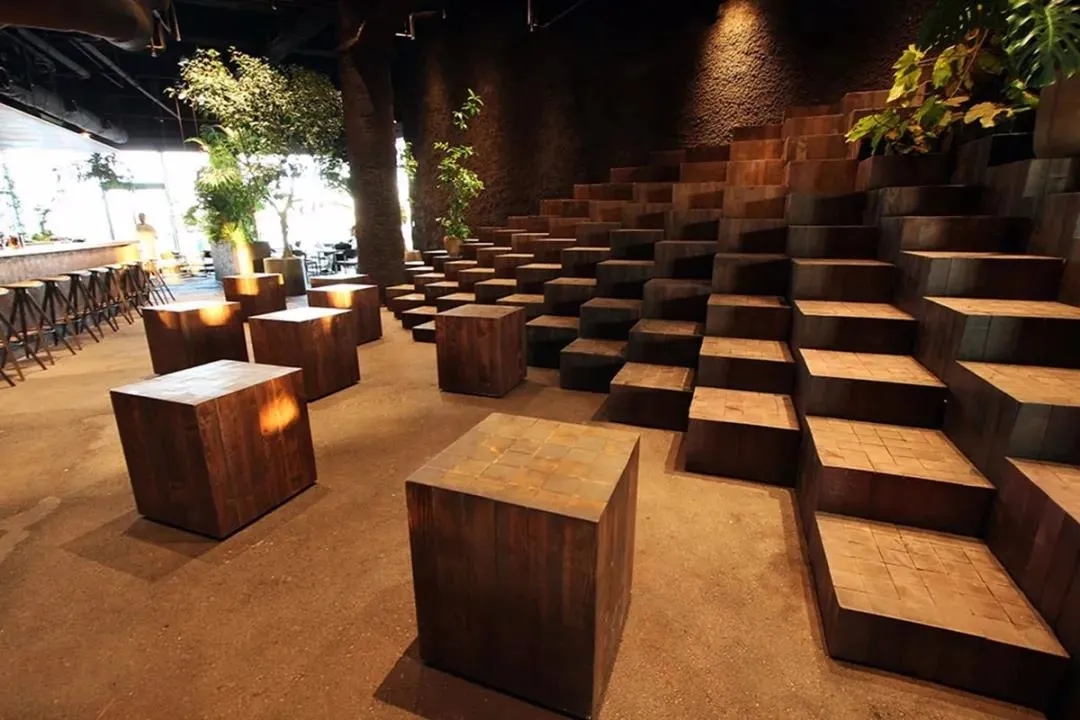 恭城这个日本餐饮空间设计，带你来到热带丛林